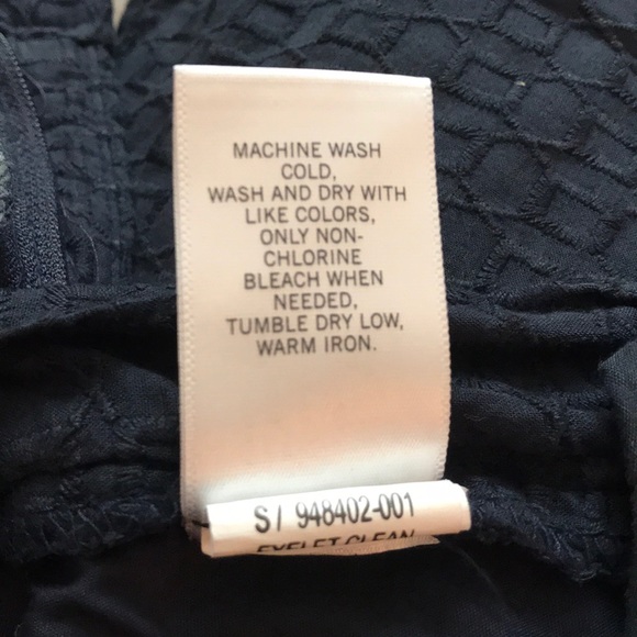 🏷🛍True Navy Eyelet Print Short w/ 3” inseam - Picture 5 of 6